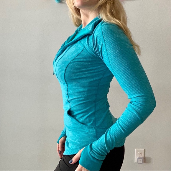 Lululemon blue lightweight exercise jacket!!!! - Picture 3 of 7